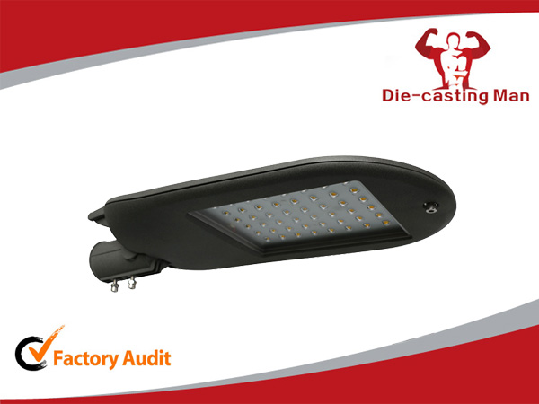 Fashion Gray / Black / Silver IP66 40W LED Street Light Fixtures 485*230*98mm